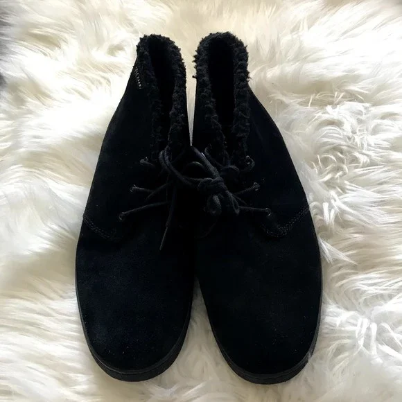 Cole Haan  Black Suede Faux Fur Lined Chukka Ankle Boots Lace Up C20842 Size 10