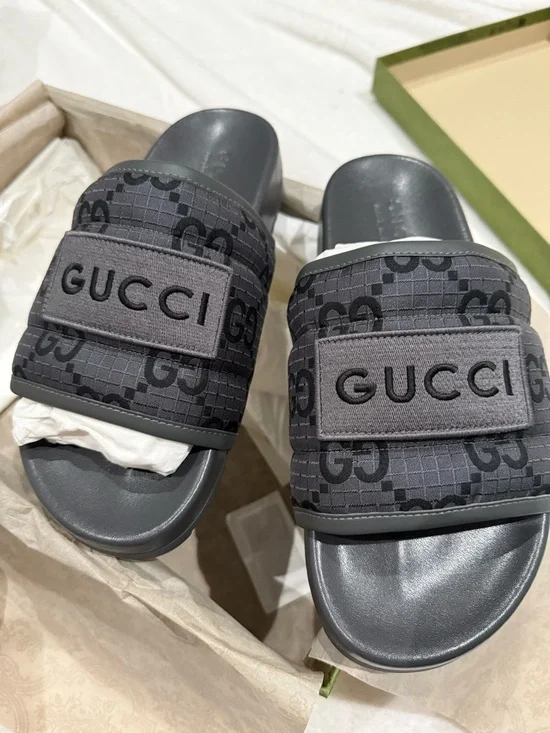 Gucci men  Gray GG Logo Slide Sandals UK 6