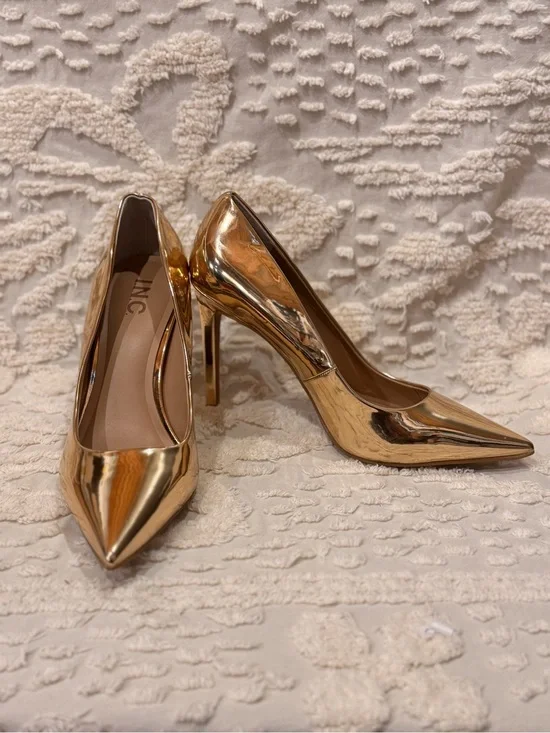 INC International Concepts Metallic Gold Pointed-Toe Stiletto Pumps 688