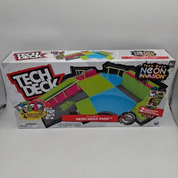 New TECH DECK Neon Mega Park Glow in Dark Set 2 Fingerboards 4 Bonus Trick Cards