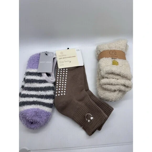 Lot Of 3 Pair Women's‎ Size 7-9 Comfy Socks  All New In Package