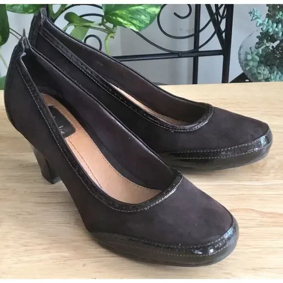 Clark's Artisan Women's Black Suede and Patent Leather Pumps Heels Size 9M
