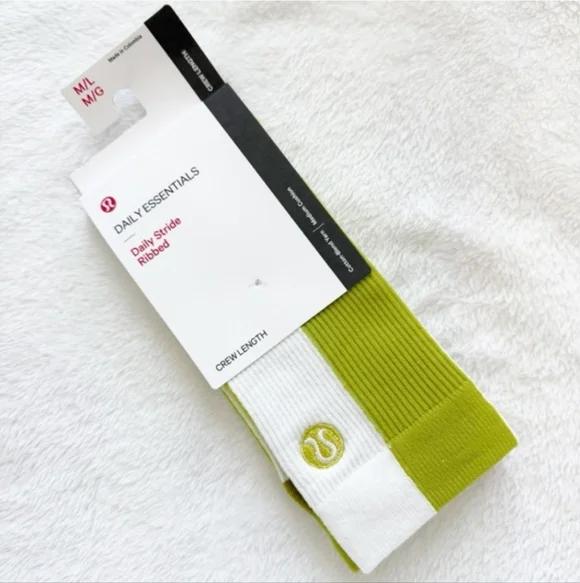 Lululemon Daily Stride Ribbed Crew Socks Size M/L Lime Green White NWT