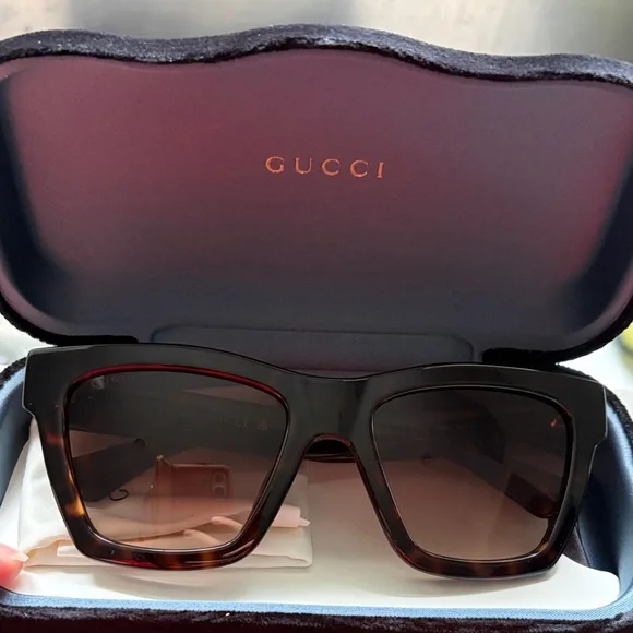 Gucci Tortoiseshell Brown Square Sunglasses