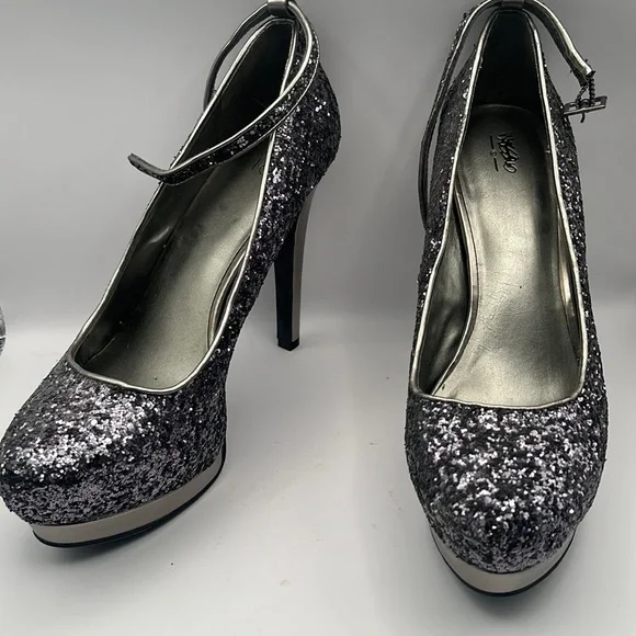 💥Mossimo Ankle Strap Platform Stilettos - Grey Chrome Glitter