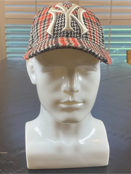 Gucci Black, White & Red Houndstooth Baseball Cap with Embroidered Logo
