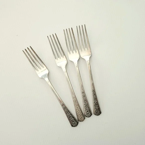 4 Meriden IS Silverplate DELIGHT Dinner Forks 7-1/8