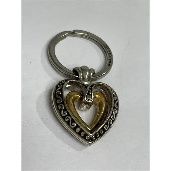 BRIGHTON ELLINGTON DOUBLE HEART REVERSE DESIGN TWO TONE  W/BLK ENAMEL KEY CHAIN