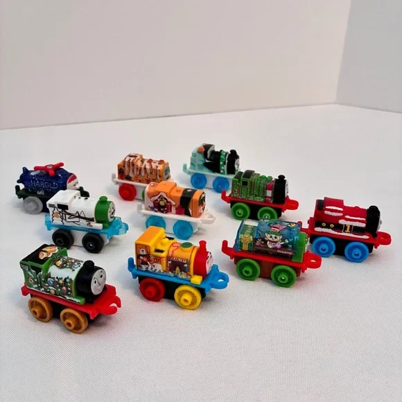 Fisher-Price Thomas & Friends Holiday Minis Toy Train 10 Pack Miniature Trains