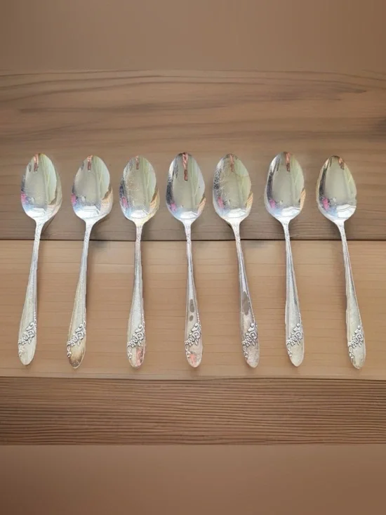 Oneida Vintage Set Of 7 Tudor‎ Plate Community Queen Bess II Teaspoons 6”