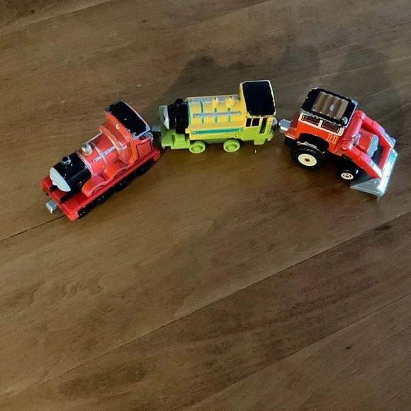 Thomas‎ and Friends Train James & Train Carriages Lot Toy Trains