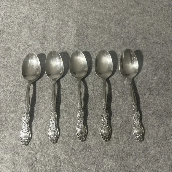 5 International Stainless Korea‎ VERONA Pattern Tablespoons