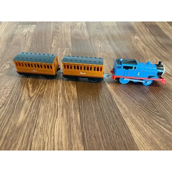 Mattel Thomas the Tank Engine Motorized TrackMaster Train Annie Clarabel 2013