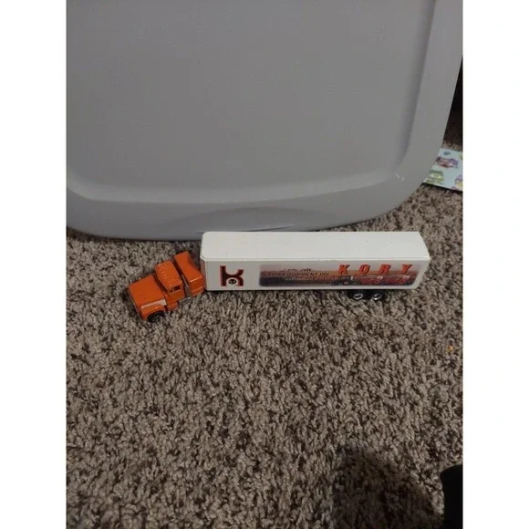 Kory Farm Division Brand‎  Die Cast Semi Cab White/Orange