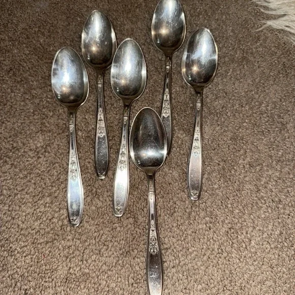 Vintage Rogers Bros 1847 Ambassador Pattern Soup Spoons 5