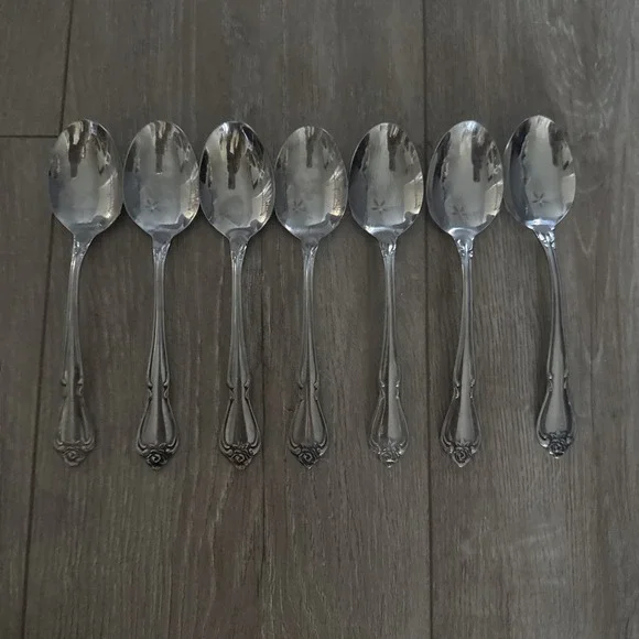 Set of 7 Rogers Oneida‎ Stainless 1881 Arbor Rose True Rose Oval Place Spoons
