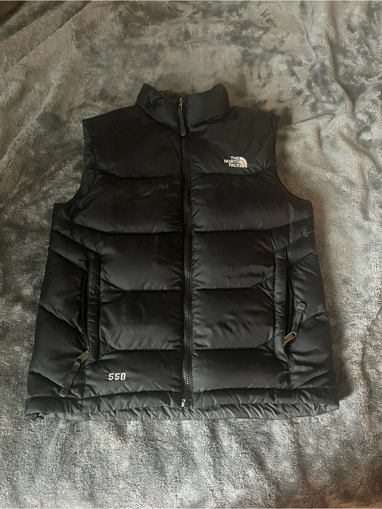The North Face Black 550 Down Puffer Vest. Size Large. Great condition.