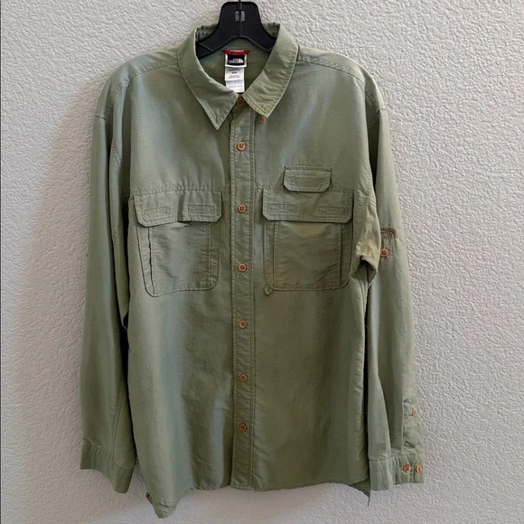 The North Face Green Nylon Cargo Button-Up Shirt Size Medium Outdoor Utility
