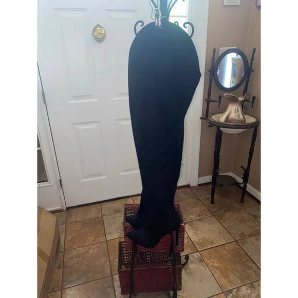 Women's Fashion Nova thigh high Boots Size 8