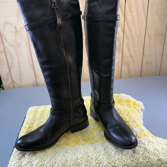 Black Leather Knee Hi Riding Boots Side Zip Buckle Detail Women's Size 7M Thask‎