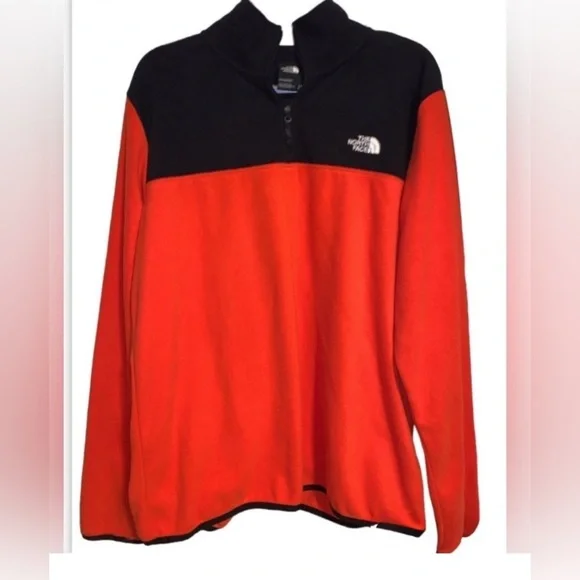 The North Face Men’s Sz Large 1/4 Zip Fleece Pullover. In Excellent condition!