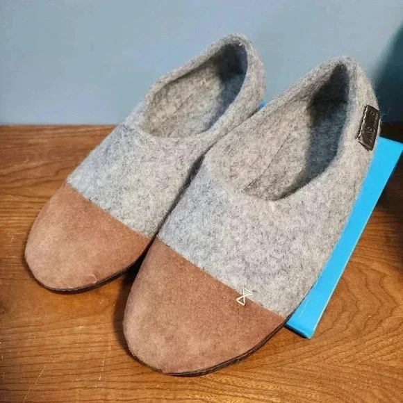 NWOT Bure Bure Felted‎ Wool Beige WOOCAPS for Men, Slippers, Sz. 11.5-12