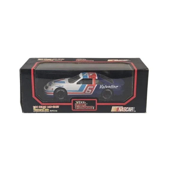 Mark Martin #6 Valvoline NASCAR 1:24 Diecast Racing Champions Stock Car