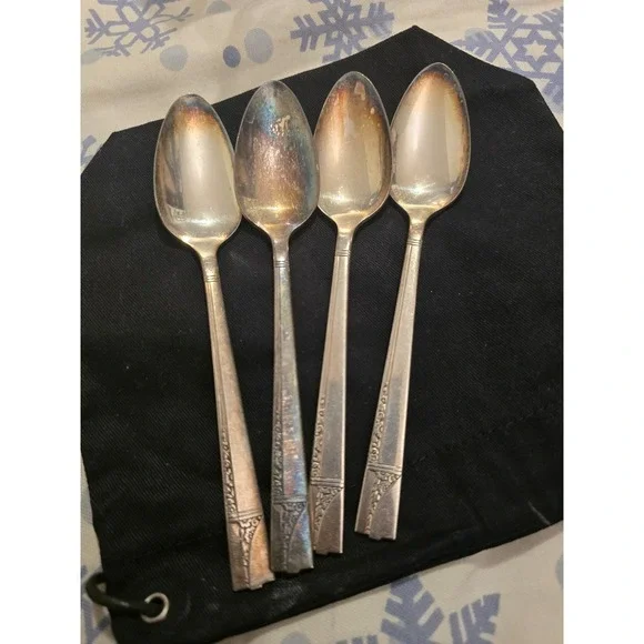 4 Oneida Nobility Plate CAPRICE Silverplate Oval soup‎ spoons