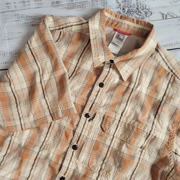 The North Face Shirt Mens M Brown Plaid Hiking Short Sleeve Seersucker Button Up