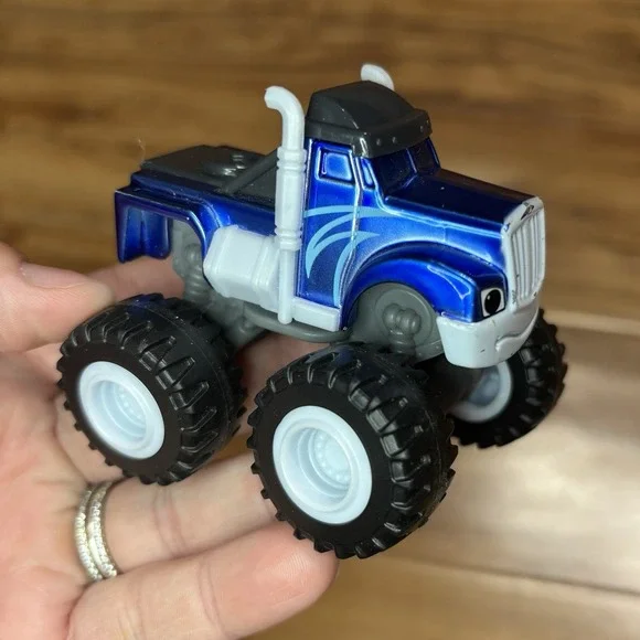 Shiny Crusher Blaze‎ And The Monster Machines Toy Die Cast  2014 Blue Truck
