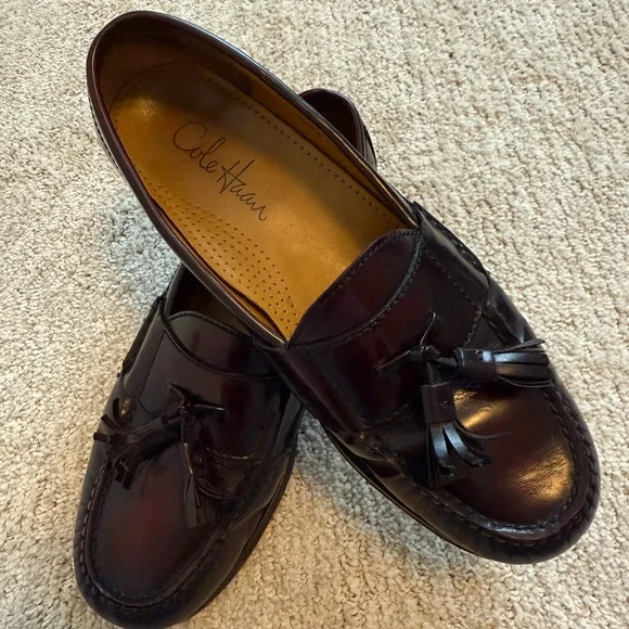 Cole‎ Haan Burgundy Tassel Loafer Size 7.5 D Well-Loved & Ready for Years More