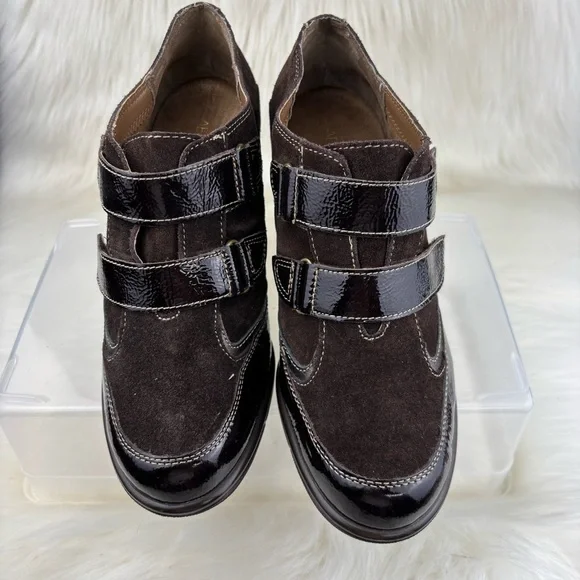 AEROSOLES  Black Wedge Loafers with Velcro Adjustable Straps