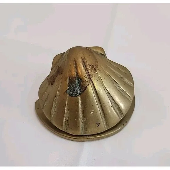 Vintage Solid Brass Metal Clamshell Scallop Shell Letter Towel‎ Holder Heavy