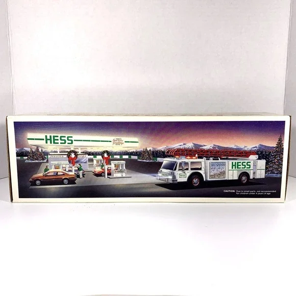 RARE‎ VINTAGE 1989 HESS Toy Fire Truck Bank 18-Wheel Red Ladder NEW in Orig Box
