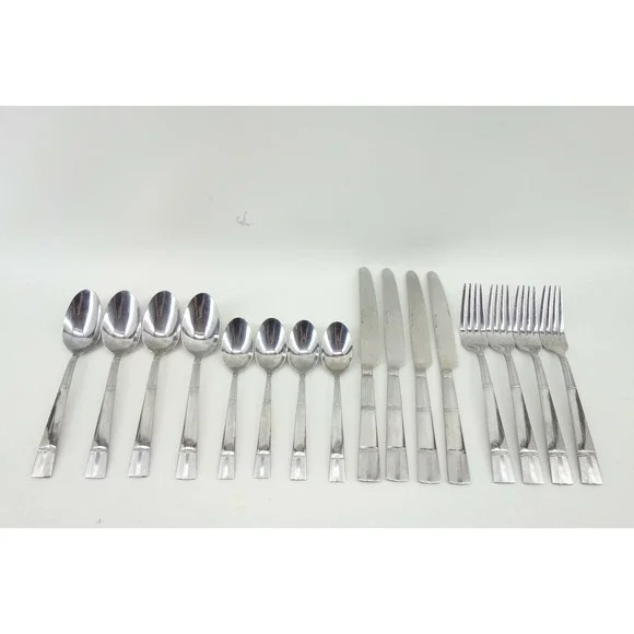 INTERNATIONAL STAINLESS Service‎ For 4 Pre-owned 16 Piece Flatware