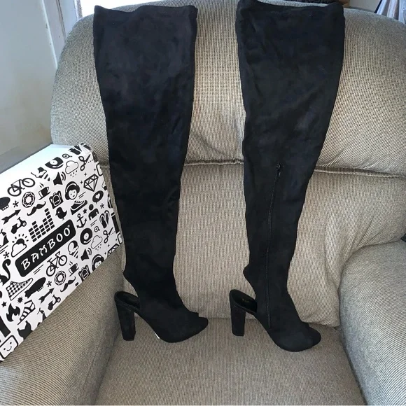 Women’s 8 BAMBOO LIMELIGHTS Black Faux Suede High Over the Knee Sandal Boots NEW