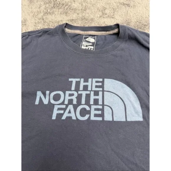 The North Face Men’s Large T-Shirt in good shape!