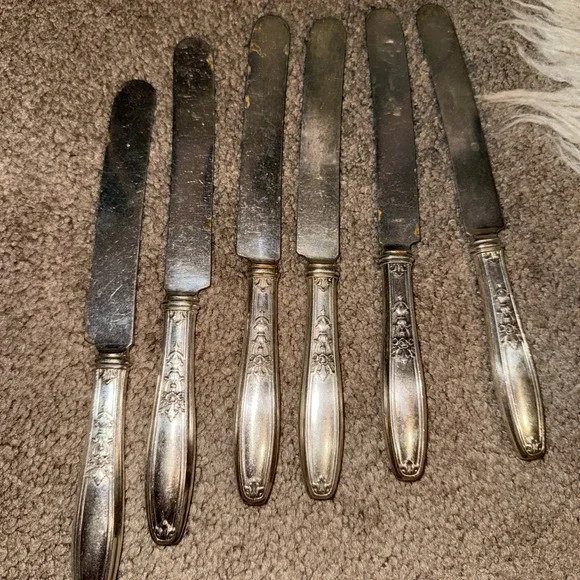 Vintage 1847 Roger's Bros Ambassador Pattern Knives 6