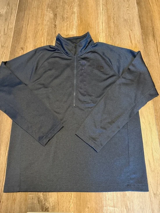 The North Face Men's Navy Half-Zip Fleece Pullover