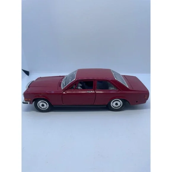 Burago Sb 1/22‎ - Rolls Royce Camargue Red Die cast Model Car