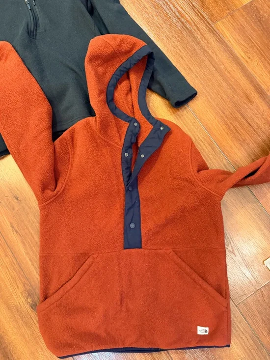 The North Face Rust Orange & Navy Fleece Pullover Hoodie
