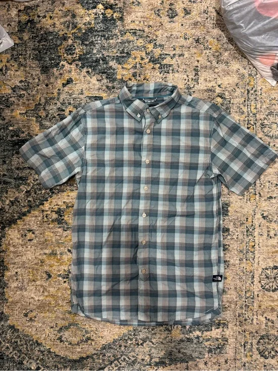 The north face Men's Short-Sleeve Button-Down Plaid Shirt