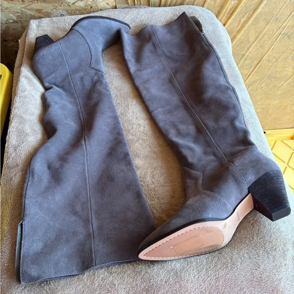 NWOT Vince Camuto Sewinny Knee High Grey Suede Boots Size 8