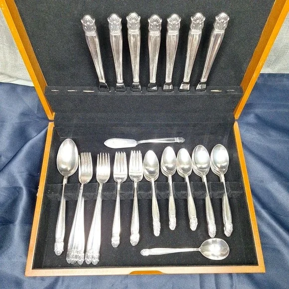 Holmes & Danish Princess Silverplate Flatware in Case 50 Pieces Wood Box