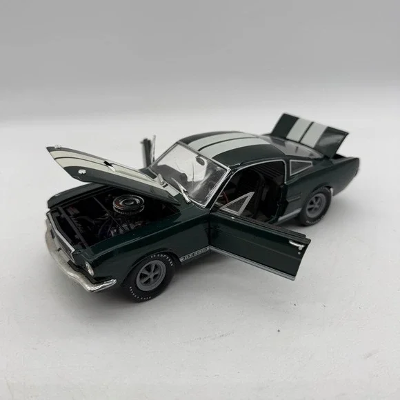 M2 Machines 1966 Shelby GT350 1:24 Scale Ivy Green w/ Stripe Diecast Metal Car
