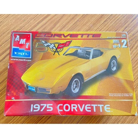 AMT/ERTL 1975 CORVETTE SCALE 1:25 MODEL KIT OPEN BOX