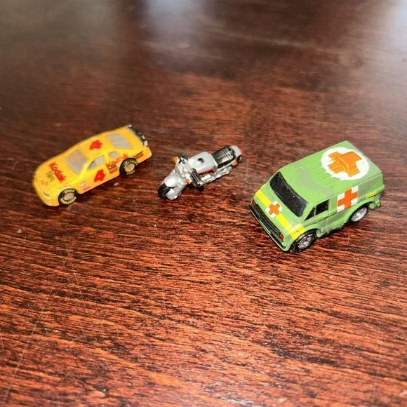 MICRO MACHINES HONDA CD750 MOTORCYCLE, Medic Van, Racecar 1987 GALOOB‎ D3