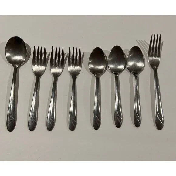 Lot of 8 Mixed Pieces Flatware Silverware Fork Spoon Stainless Unbranded