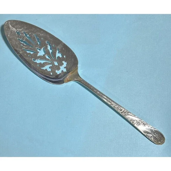 Tudor Plate Pie Cake Servers Oneida Community Silverplate Bridal Wreath 9½”