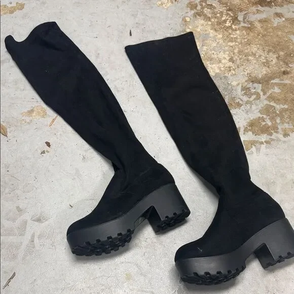 Black Women's Knee-High Boots NEVER WORN - Size 6 - Black Suede Boots